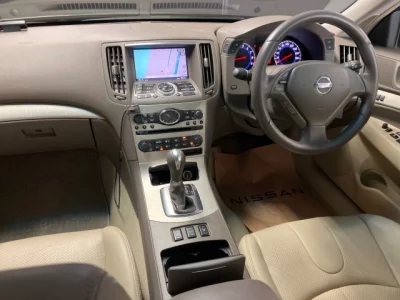 Nissan SKYLINE  с аукциона в Японии