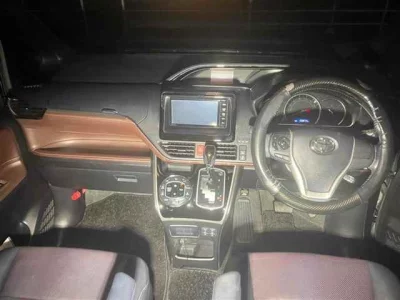 Toyota ESQUIRE  с аукциона в Японии