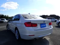 BMW 3-Series лот № 33510 оценка 3.5  с аукциона в Японии 1