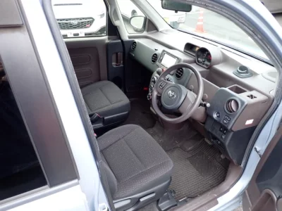 Toyota PORTE  с аукциона в Японии