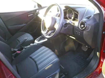 Mazda MAZDA2  с аукциона в Японии