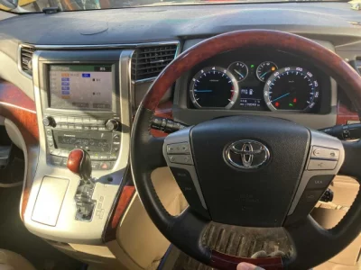 Toyota ALPHARD  с аукциона в Японии