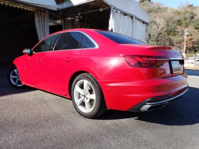 Audi A4  с аукциона в Японии