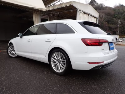 Audi A4  с аукциона в Японии