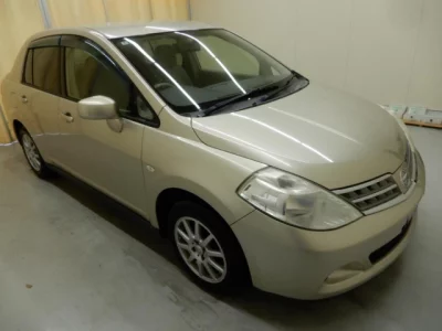 Nissan TIIDA LATIO