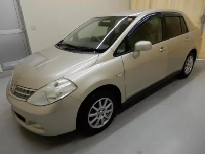 Nissan TIIDA LATIO