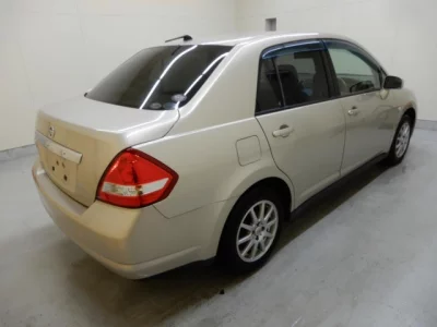 Nissan TIIDA LATIO