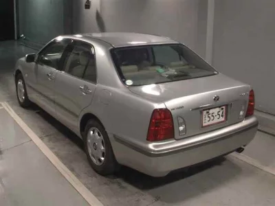 Toyota PROGRES  с аукциона в Японии