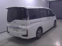 Honda STEP WAGON лот № 10228 оценка 3  с аукциона в Японии 2