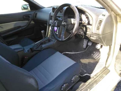 Nissan SKYLINE  с аукциона в Японии