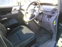 Toyota VOXY лот № 8206 оценка R  с аукциона в Японии 2