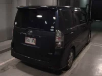 Toyota VOXY лот № 8206 оценка R  с аукциона в Японии 4