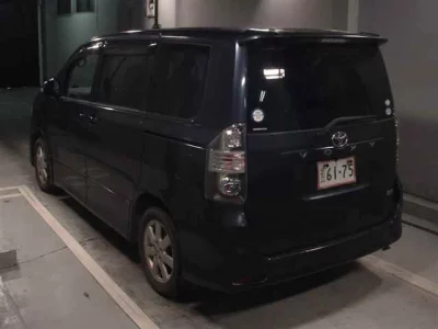 Toyota VOXY  с аукциона в Японии