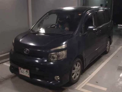 Toyota VOXY  с аукциона в Японии