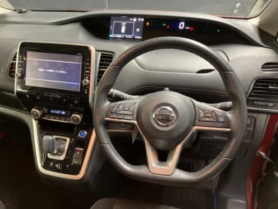 Nissan SERENA  с аукциона в Японии