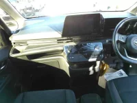 Nissan SERENA лот № 8227 оценка 4.5  с аукциона в Японии 7