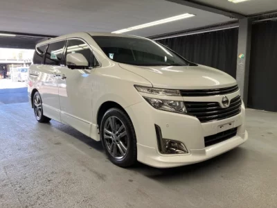 Nissan ELGRAND  с аукциона в Японии