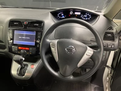 Nissan SERENA  с аукциона в Японии