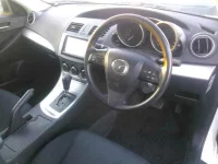 Mazda AXELA лот № 8393 оценка 3.5  с аукциона в Японии 2