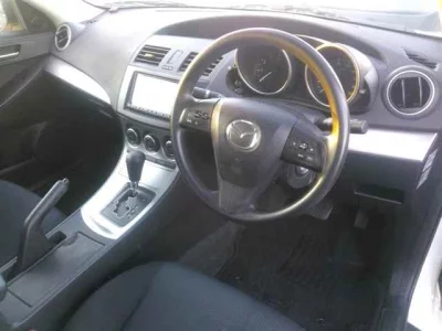 Mazda AXELA  с аукциона в Японии