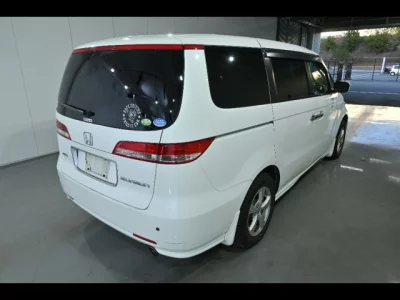 Honda ELYSION  с аукциона в Японии