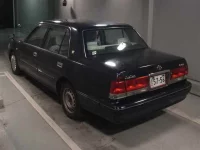 Toyota CROWN лот № 8402 оценка 3.5  с аукциона в Японии 1