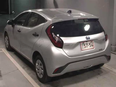Toyota AQUA  с аукциона в Японии