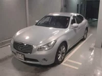 Nissan FUGA лот № 8495 оценка 3.5  с аукциона в Японии 3