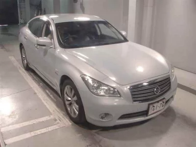 Nissan FUGA  с аукциона в Японии
