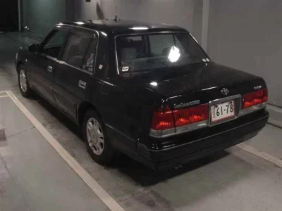 Toyota CROWN  с аукциона в Японии