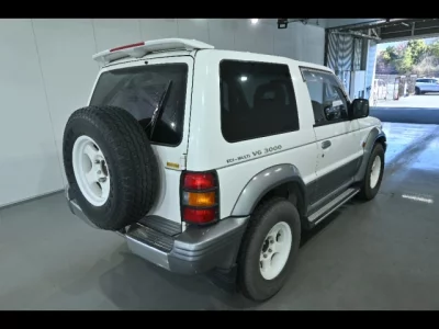Mitsubishi PAJERO  с аукциона в Японии