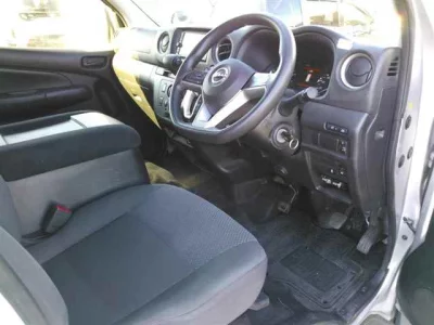 Nissan CARAVAN  с аукциона в Японии