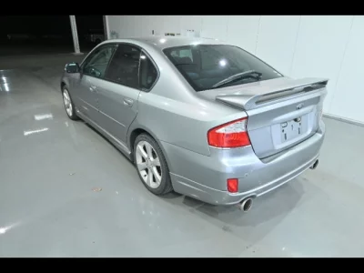 Subaru LEGACY B4