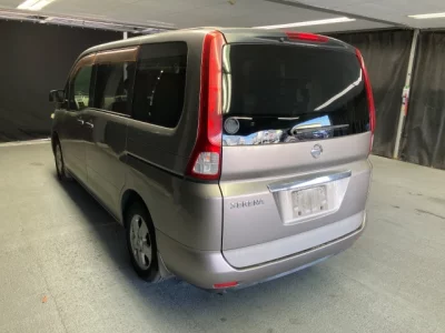 Nissan SERENA  с аукциона в Японии