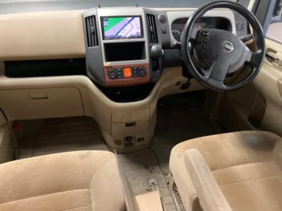 Nissan SERENA  с аукциона в Японии