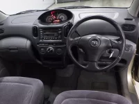 Toyota FUNCARGO лот № 19127 оценка 3  с аукциона в Японии 4