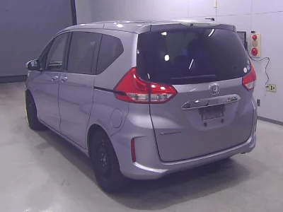 Honda FREED  с аукциона в Японии