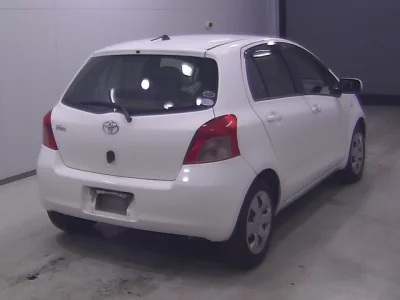 Toyota VITZ  с аукциона в Японии
