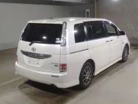 Toyota ISIS лот № 8 оценка 3  с аукциона в Японии 1