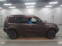Nissan X-TRAIL лот № 10011 оценка 3.5  с аукциона в Японии 2