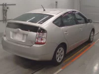 Toyota PRIUS лот № 10023 оценка 3  с аукциона в Японии 1