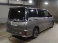 Toyota VOXY лот № 20 оценка 3.5  с аукциона в Японии 1