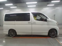 Nissan ELGRAND лот № 10032 оценка 4  с аукциона в Японии 2