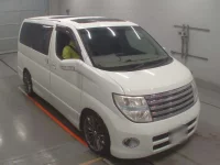 Nissan ELGRAND лот № 10032 оценка 4  с аукциона в Японии 4