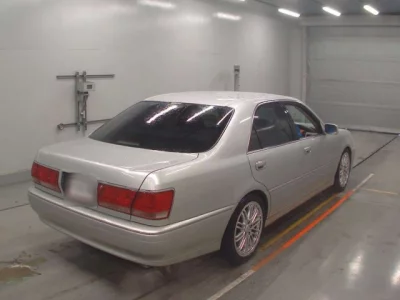 Toyota CROWN  с аукциона в Японии