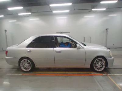 Toyota CROWN  с аукциона в Японии