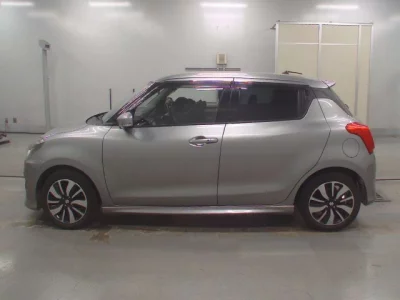 Suzuki SWIFT  с аукциона в Японии