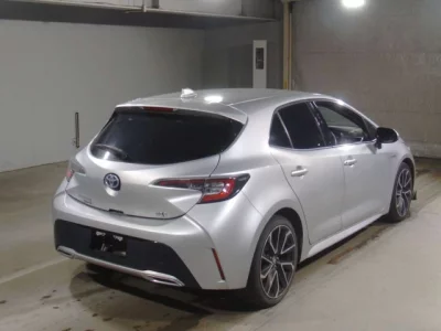 Toyota COROLLA SPORT  с аукциона в Японии