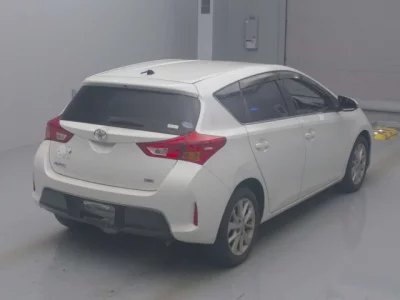 Toyota AURIS  с аукциона в Японии