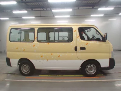 Nissan CARAVAN  с аукциона в Японии
